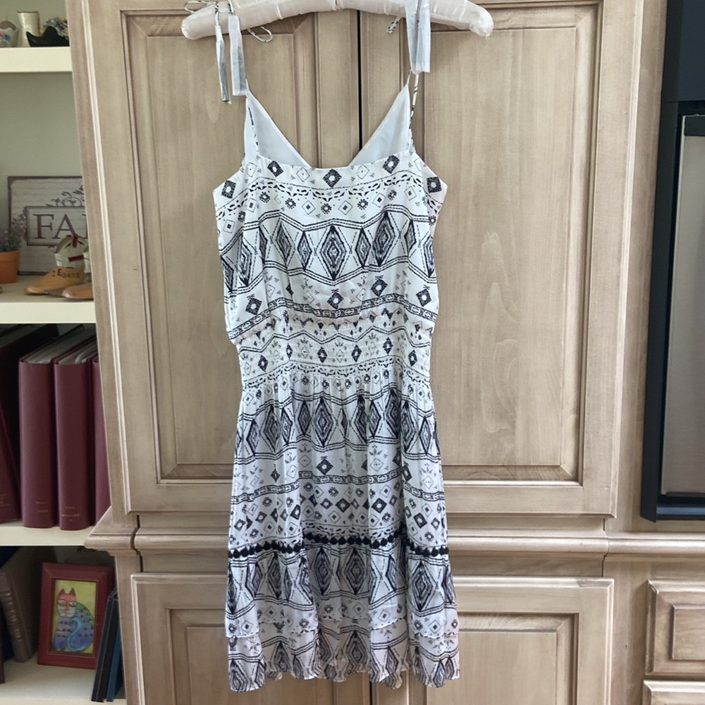 White House Black Market Black and White Ruffled Tiered Sundress sz XS nwt - Picture 4 of 10